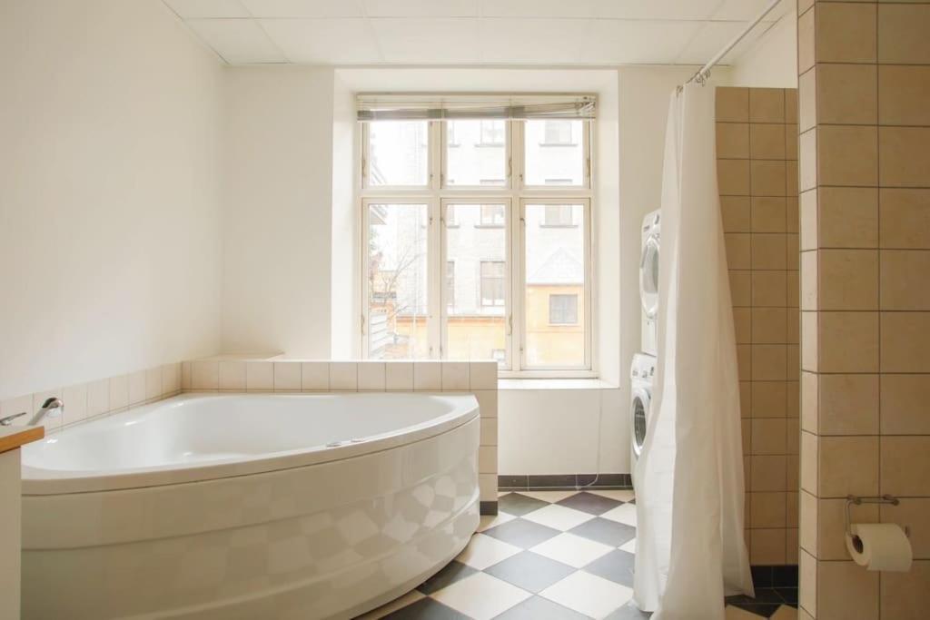 Large & Bright 3Br Apartment W Whirlpool Near Metro Копенгаген Екстер'єр фото